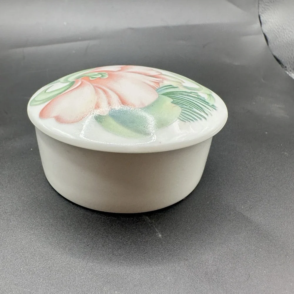 Porcelain d'Art Limoges Made in France Anais Anais Trinket Box Floral Cottage 3